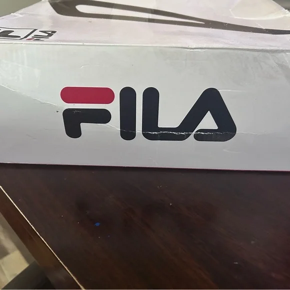 NWT FILA Women's White Winter Boots - Picture 8 of 8